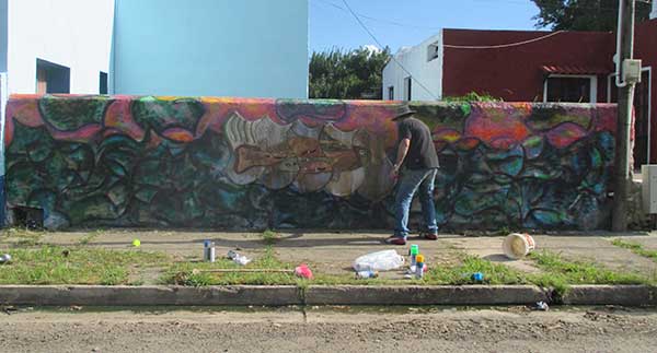 Daniel Tomasini intervención mural en San Gregorio de Polanco